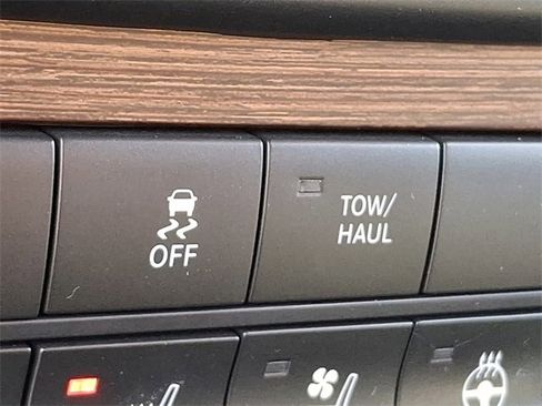 Used 2014 RAM 1500 Laramie image 25