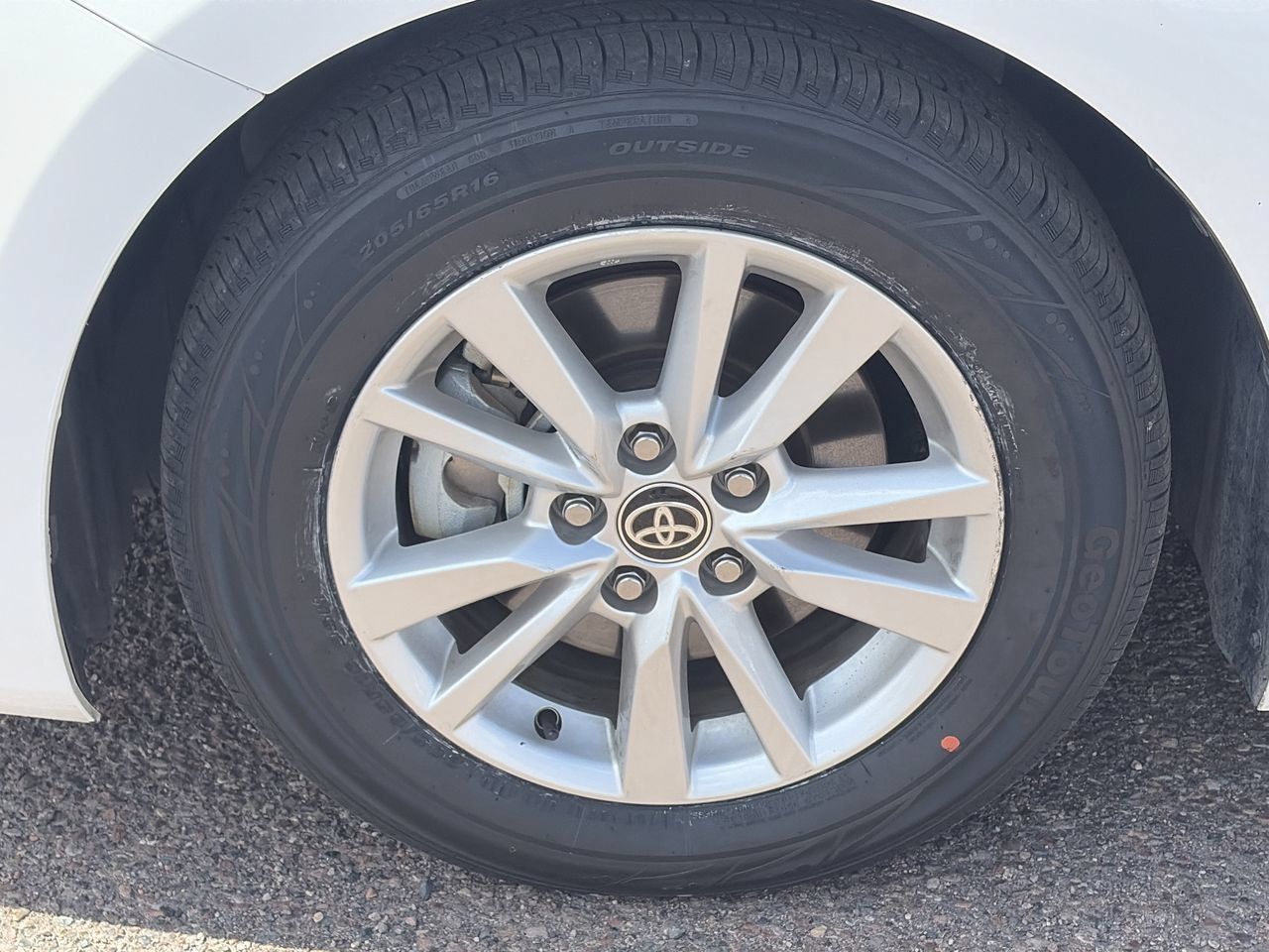 Used 2025 Toyota Camry LE FWD image 10