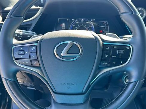 Used 2023 Lexus ES 350 Luxury image 19