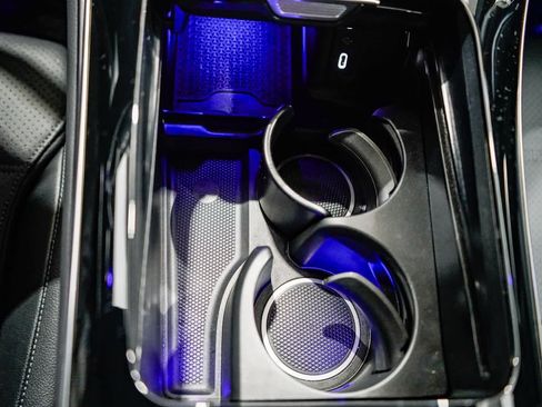 Used 2025 Mercedes-Benz GLC 300 image 21