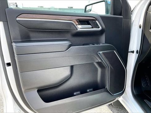 Used 2023 Chevrolet Silverado 1500 LT AWD/4WD image 9