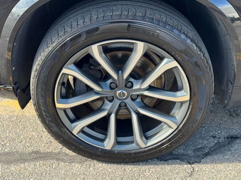 Used 2017 Volvo XC90 T6 Momentum w/ Vision Package image 10