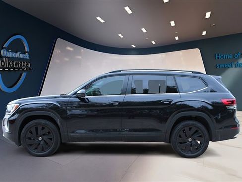 Certified 2025 Volkswagen Atlas SE image 8