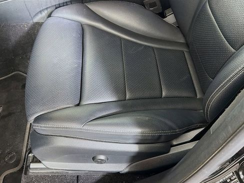 Used 2022 Mercedes-Benz GLC 300 4MATIC image 21
