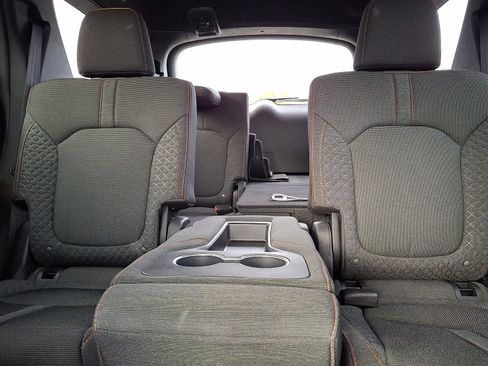 Used 2025 Honda Pilot Sport image 19