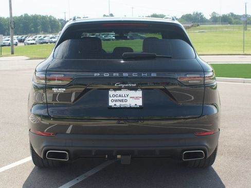 Used 2023 Porsche Cayenne AWD/4WD image 3