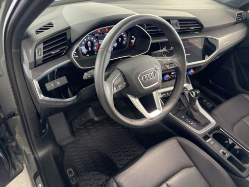 Used 2025 Audi Q3 2.0T Premium w/ Convenience Package image 4