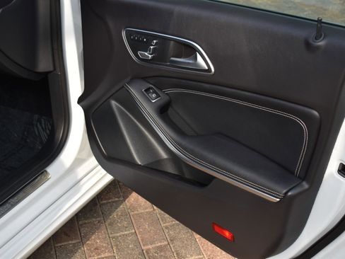 Used 2019 Mercedes-Benz CLA 250 4MATIC image 44