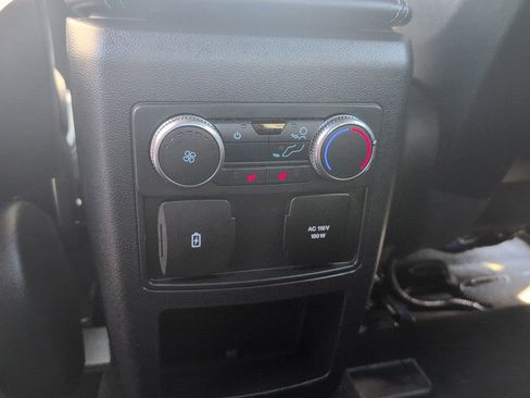 Used 2020 Ford Explorer Limited image 28