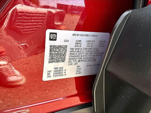 Used 2025 Chevrolet Trax RS w/ Sunroof Package image 33