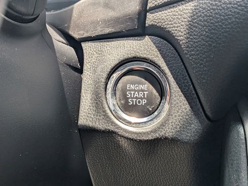 Used 2019 Toyota RAV4 Limited w/ Cold Weather Package FWD image 31
