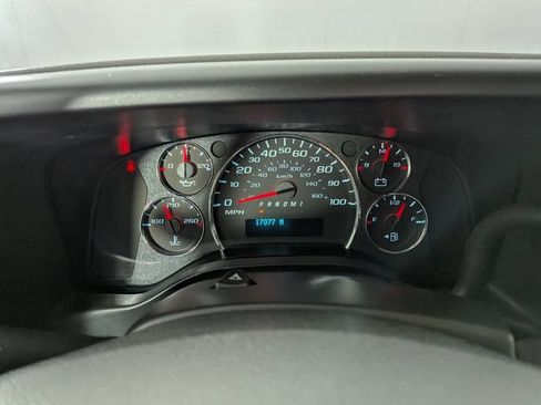 Used 2025 GMC Savana 2500 w/ Driver Convenience Package RWD image 5