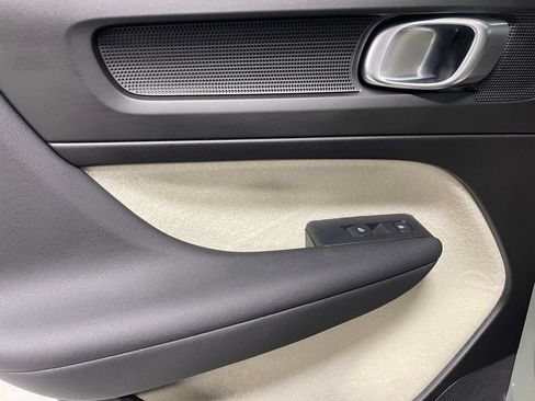 Used 2025 Volvo XC40 B5 Plus w/ Protection Package Premier image 24