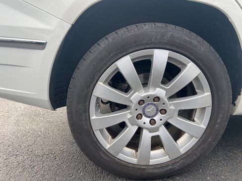 Used 2011 Mercedes-Benz GLK 350 4MATIC image 35