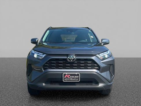 Used 2025 Toyota RAV4 XLE AWD/4WD image 12