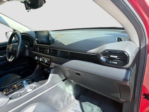 Certified 2024 Honda Pilot Touring image 33