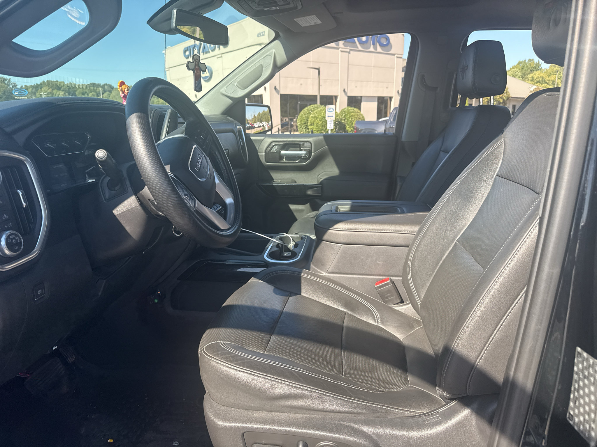 Used 2019 GMC Sierra 1500 SLT w/ SLT Premium Plus Package AWD/4WD image 7