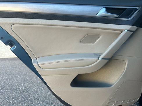 Used 2015 Volkswagen Golf TDI S image 19