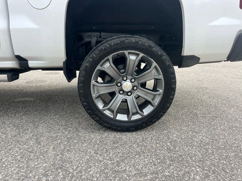 Used 2018 Chevrolet Silverado 1500 High Country image 31