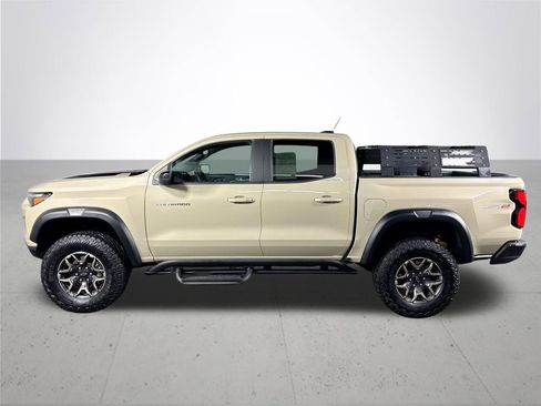 Used 2023 Chevrolet Colorado ZR2 w/ ZR2 Convenience Package III image 9