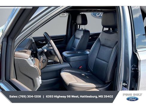 Used 2022 GMC Yukon XL Denali AWD/4WD image 18