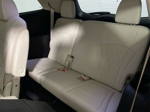 Used 2022 Buick Enclave Avenir w/ Avenir Technology Package image 24