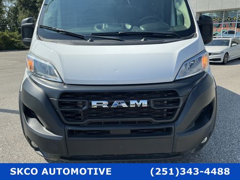 Used 2025 RAM ProMaster 2500 w/ Convenience Group FWD image 8