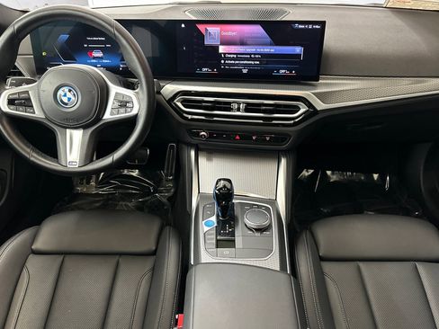 Certified 2023 BMW i4 eDrive40 w/ M Sport Package image 28