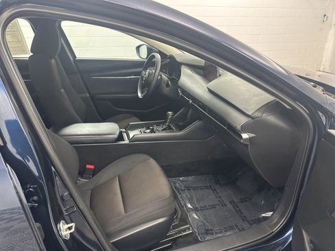 Used 2022 MAZDA MAZDA3 s image 19