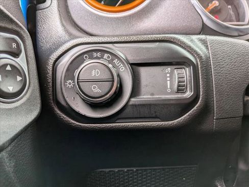Used 2023 Jeep Gladiator Mojave w/ LED Lighting Group AWD/4WD image 15