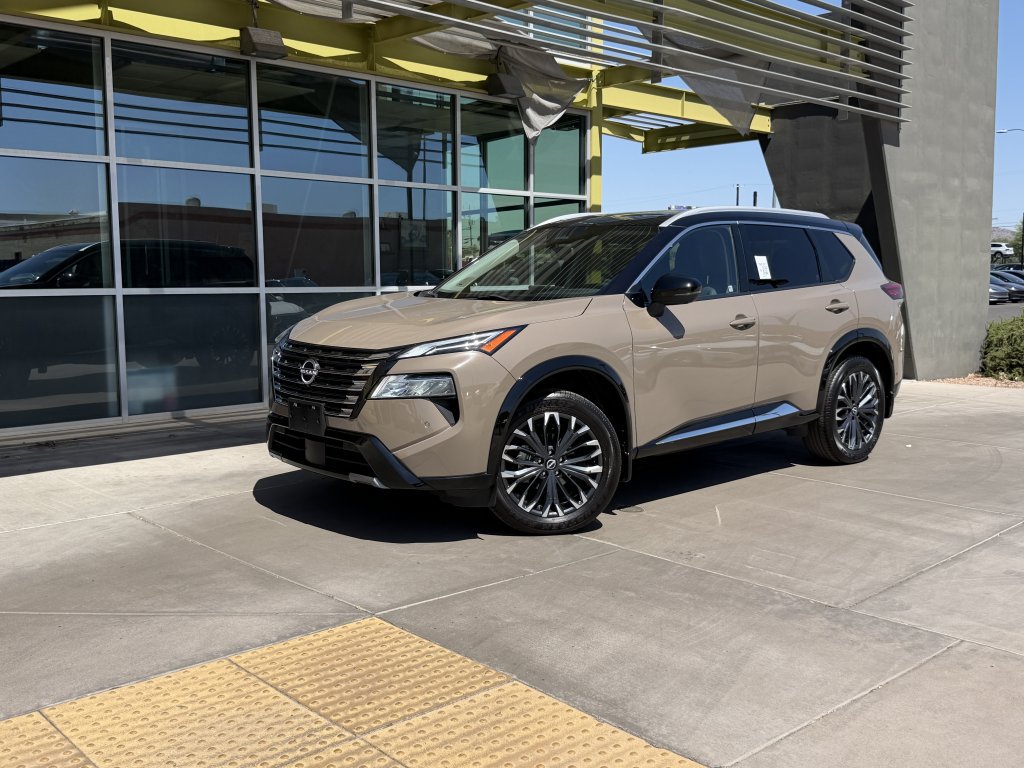 Used 2024 Nissan Rogue Platinum AWD/4WD image 1
