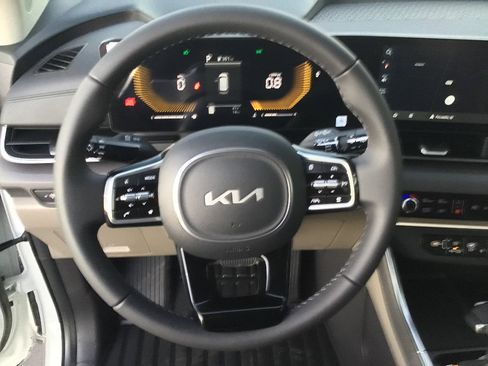 New 2026 Kia Carnival EX image 10