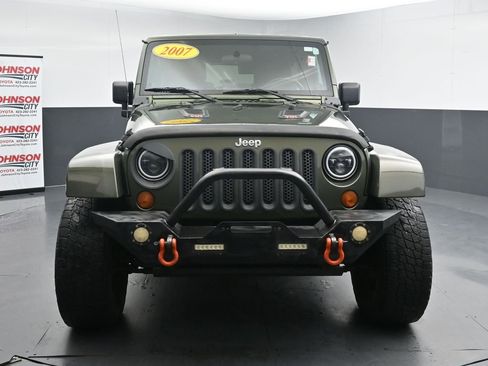 Used 2007 Jeep Wrangler Unlimited Sahara w/ Dual Top Group AWD/4WD image 3