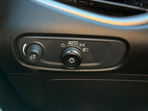 Used 2025 Chevrolet Malibu RS FWD image 25