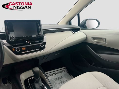 Used 2022 Toyota Corolla LE image 30