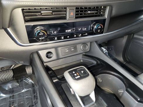 Used 2026 Nissan Rogue SV FWD image 21