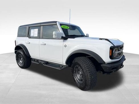 Used 2024 Ford Bronco Outer Banks image 9
