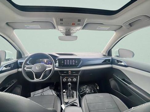 Used 2023 Volkswagen Taos SE image 24