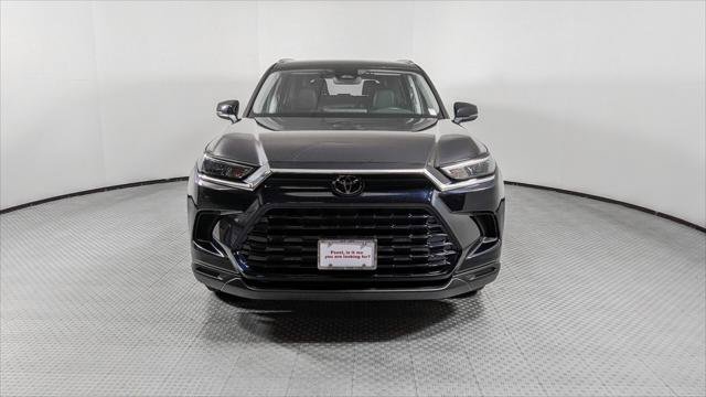 Used 2025 Toyota Grand Highlander AWD image 12