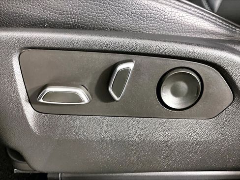 Certified 2022 GMC Yukon Denali AWD/4WD image 33