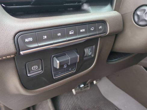 Used 2023 Cadillac Escalade Sport w/ Touring Package image 36