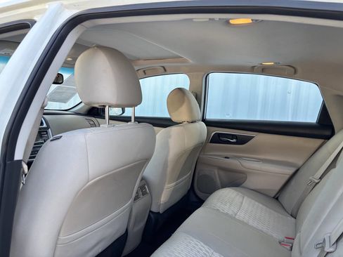 Used 2016 Nissan Altima 2.5 SV w/ Convenience Package image 32