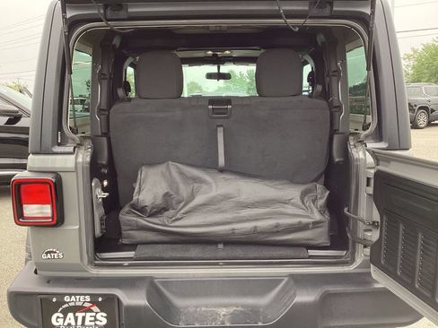 Used 2020 Jeep Wrangler Sport AWD/4WD image 13