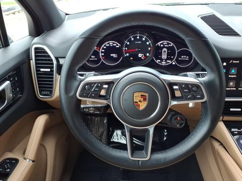 Used 2022 Porsche Cayenne AWD/4WD image 14