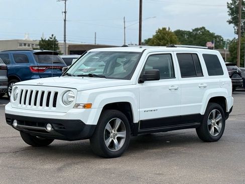 Used 2017 Jeep Patriot High Altitude AWD/4WD image 40