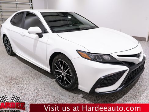 Used 2023 Toyota Camry SE FWD image 6