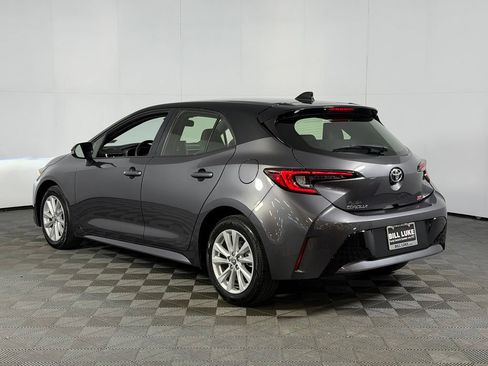 Used 2025 Toyota Corolla SE w/ SE Package FWD image 9