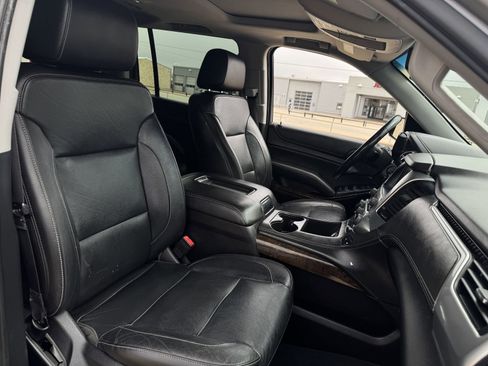 Used 2020 Chevrolet Suburban LT image 26