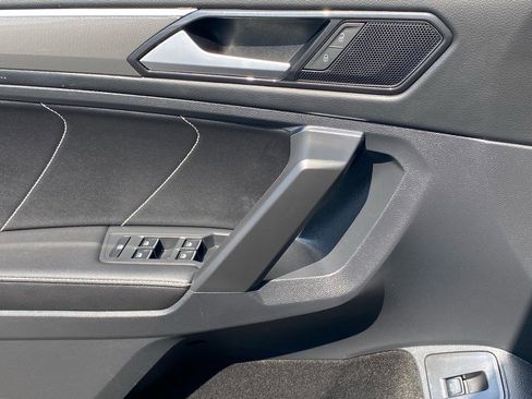 Certified 2022 Volkswagen Tiguan SE R-Line image 18