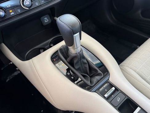 Certified 2024 Honda HR-V LX image 26